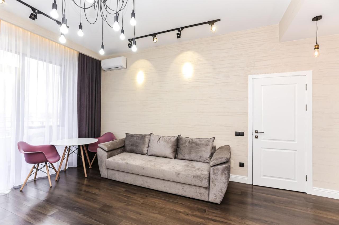 Double Skyhouse Exclusive Apartments Chişinău Extérieur photo
