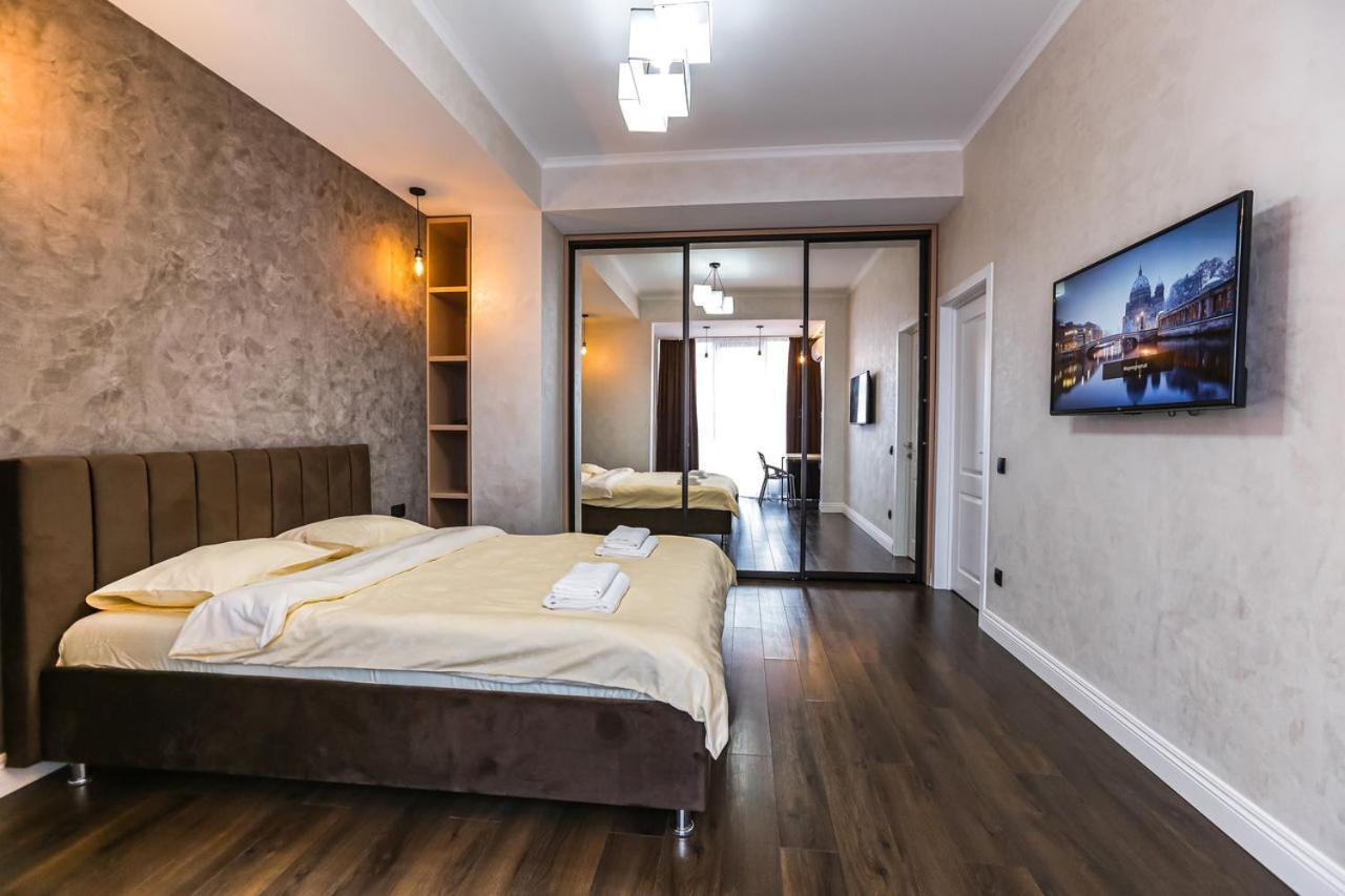 Double Skyhouse Exclusive Apartments Chişinău Extérieur photo