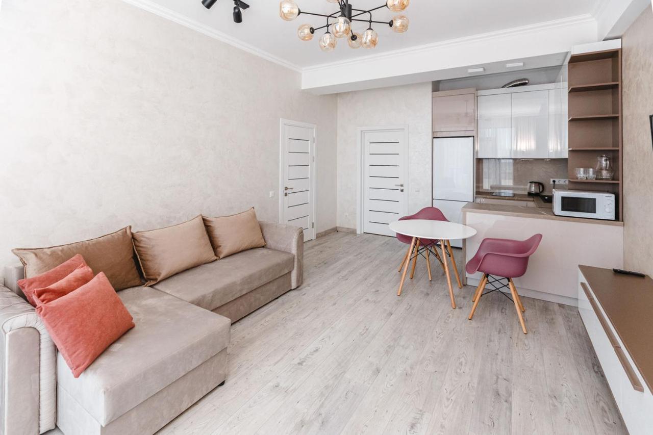 Double Skyhouse Exclusive Apartments Chişinău Extérieur photo
