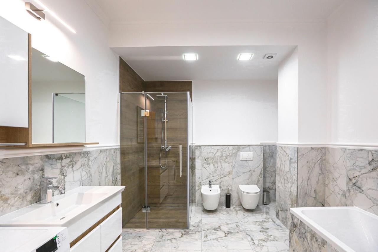Double Skyhouse Exclusive Apartments Chişinău Extérieur photo