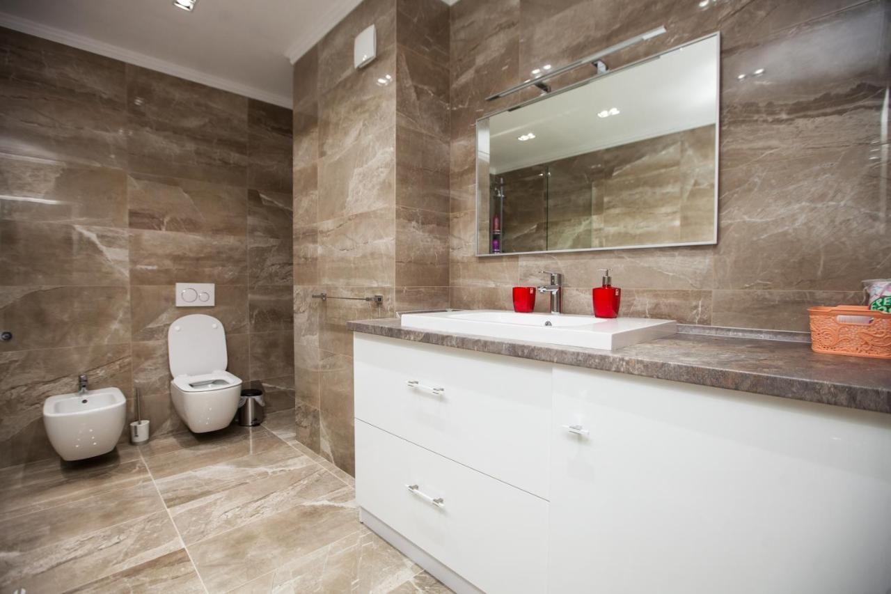 Double Skyhouse Exclusive Apartments Chişinău Extérieur photo