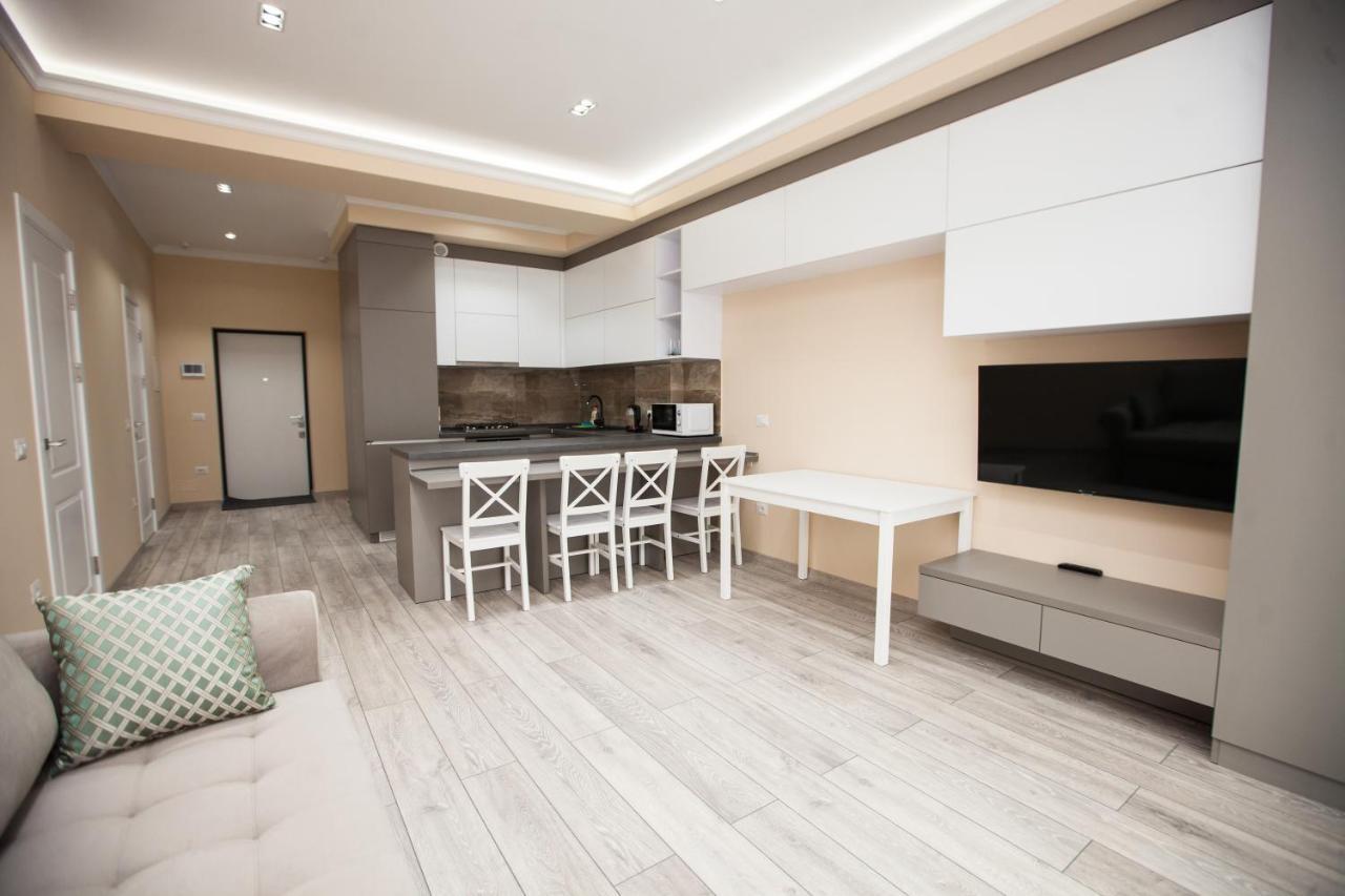 Double Skyhouse Exclusive Apartments Chişinău Extérieur photo